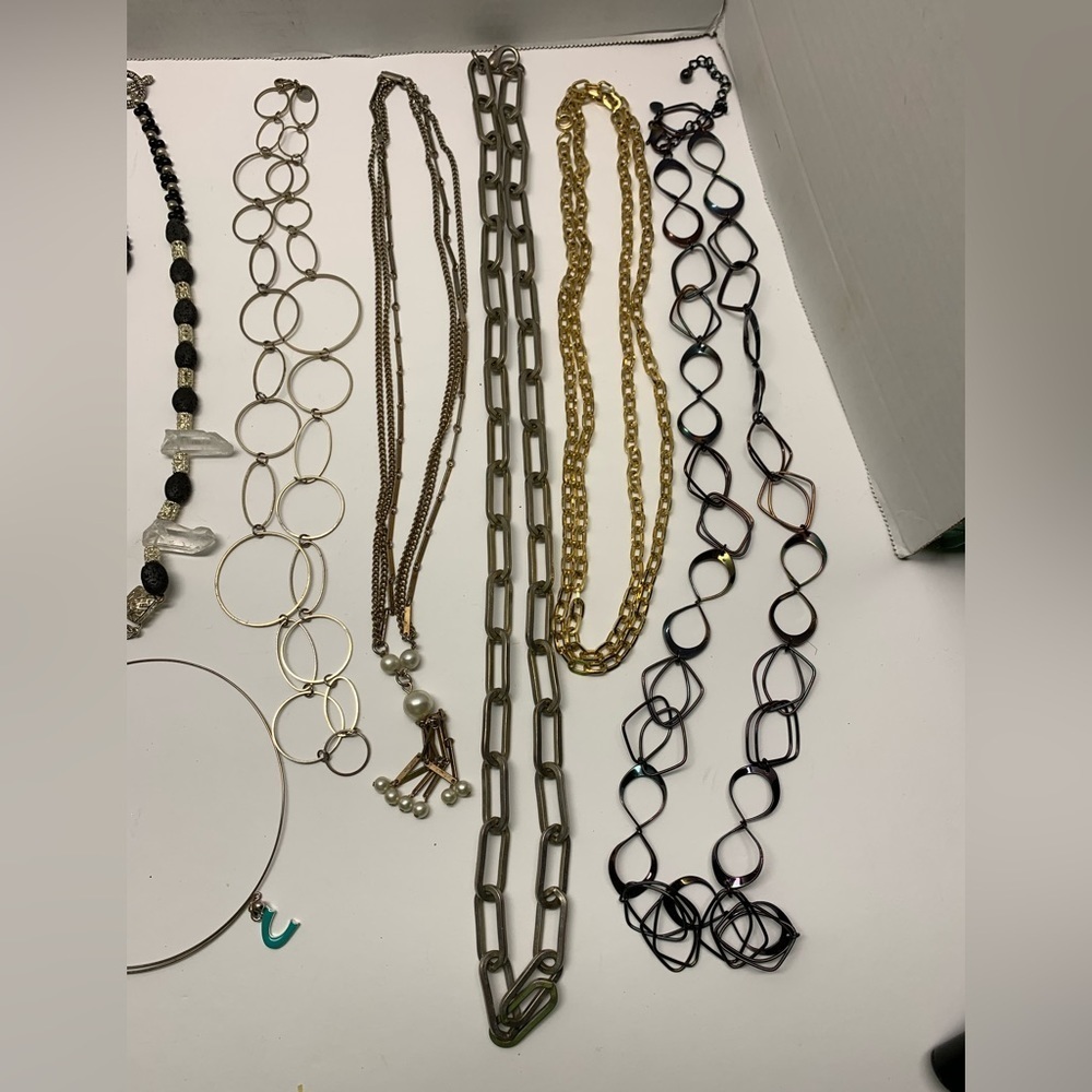 15 Assorted Costume Jewelry Fashion Necklaces & More - Some Marked - Picture 6 of 6